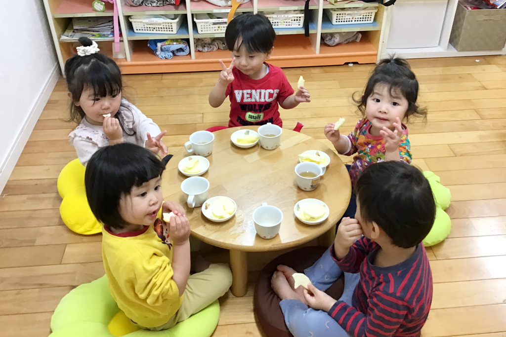 エンゼルIT保育園:おやつ