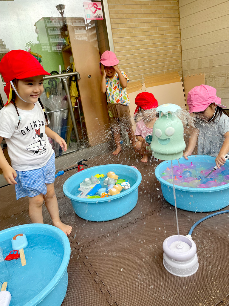 千住大橋駅クローバー保育園:水あそび